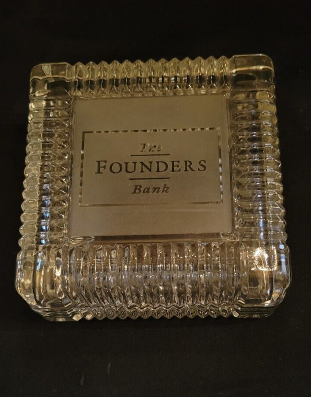 Glass Clam Shell Cigarette/Trinket Box - The Founders Bank