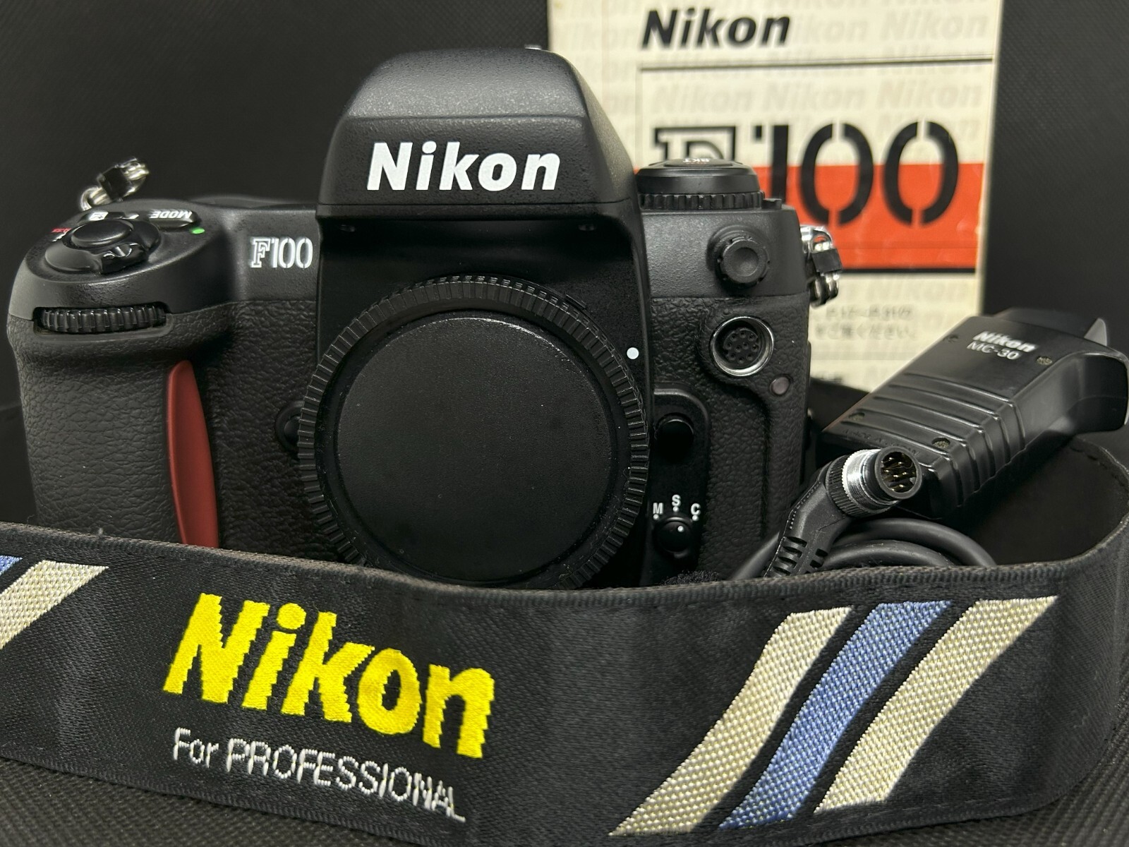 Nikon F100 35mm SLR Auto Focus Film Camera Black Body Only Tested