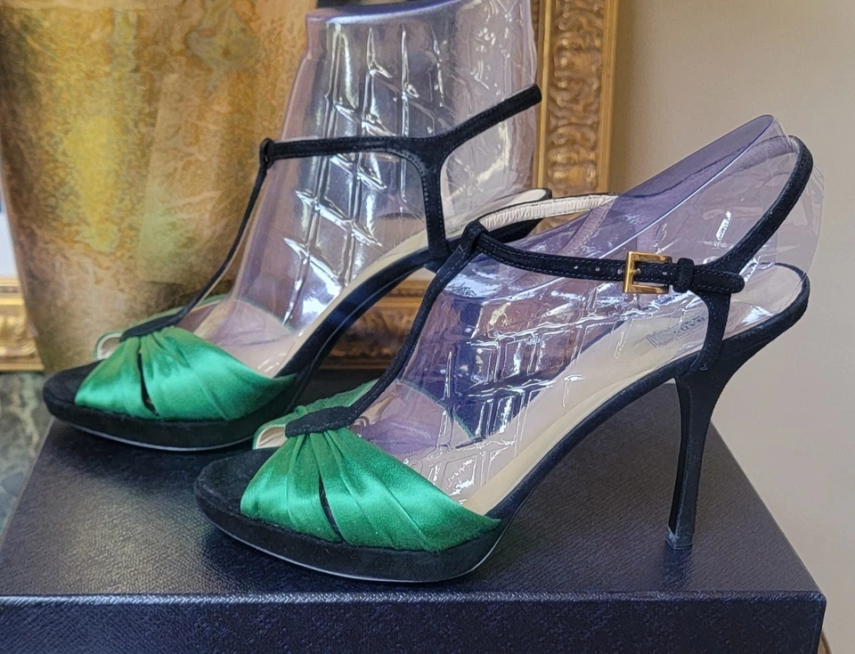 $900 PRADA SANDALIA PLATAFORMA TACÓN ALTO DELGADA SEDA VERDE CORREA EN T GAMUZA NEGRA 9.5 EXC Foto 4 de 4