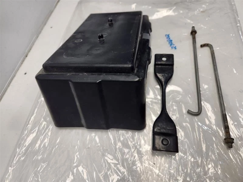 Honda Civic EX 2014 (1,8 L/sedán) bandeja de batería y retención Foto 4 de 4