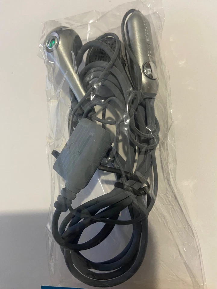 Ericsson, Sony Ericsson HPM-61 Stereo PHF Headset in Grey with Grey Cord Br/New - Image 4 of 4