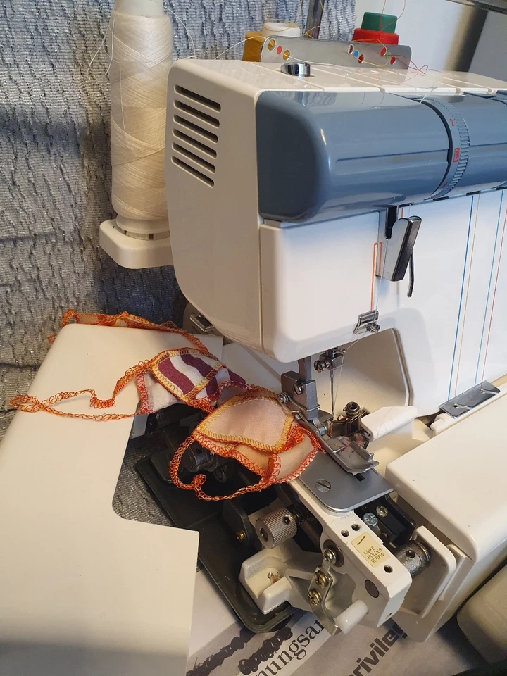 Privileg 303 Overlock Nähmaschine, 3 Faden - Bild 4 von 4