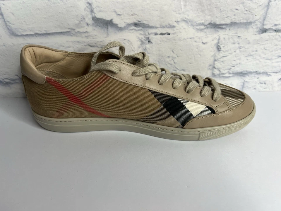 Zapatillas deportivas Burberry Hartfields para mujer 9 para hombre 7 color tostado a cuadros de casa parte superior baja de cuero Foto 4 de 4
