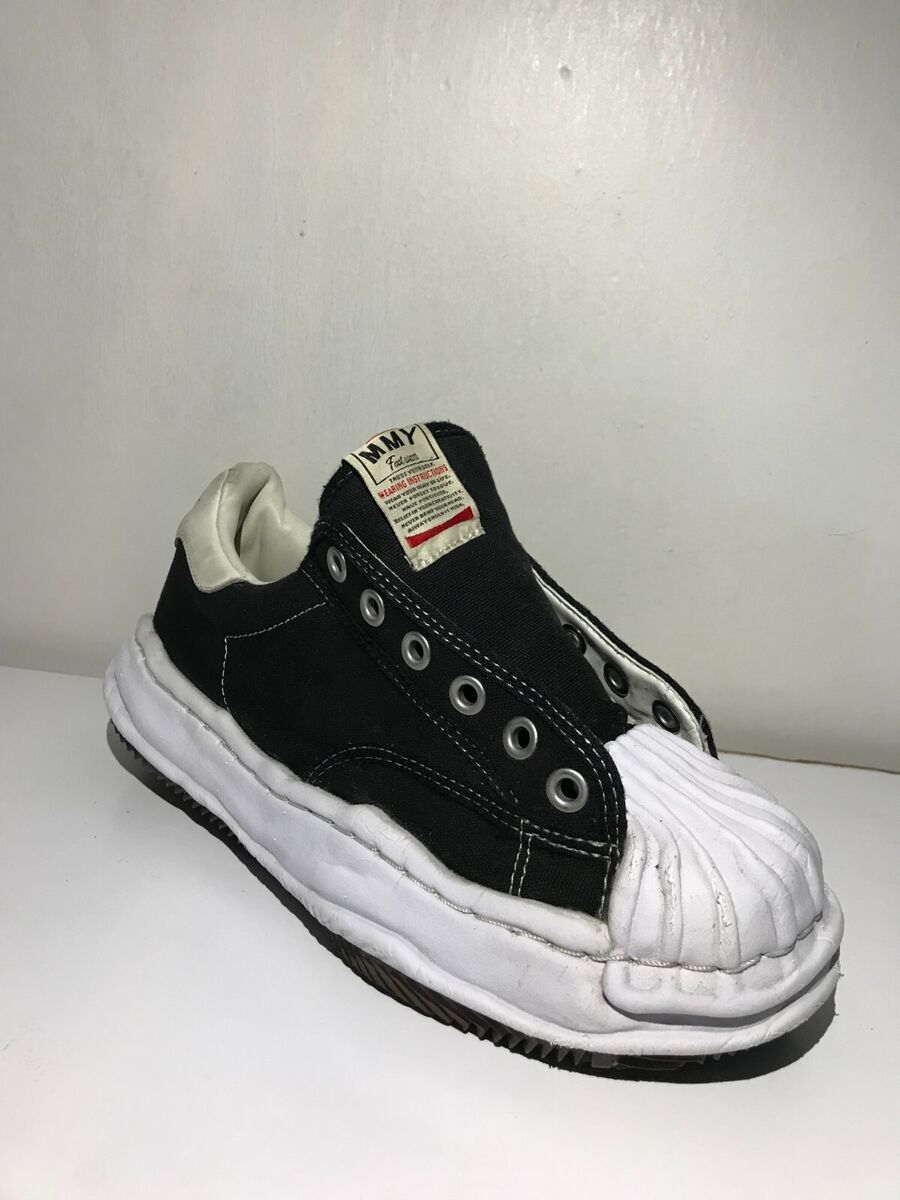 MAISON MIHARA YASUHIRO BLAKEY OG SOLE CANVAS LOW TOP SNEAKER MAISON MIHARA YASUHIRO BLAKEY OG SOLE CANVAS LOW TOP SNEAKER