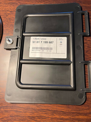 OE BMW E46 E85 E86 Oil Sump Drain Plug Access Cover Flap