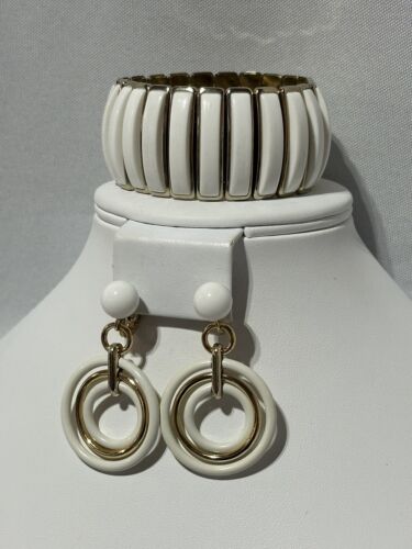TRIFARI  Bracelet  Earrings  White  Thermoset  Luc