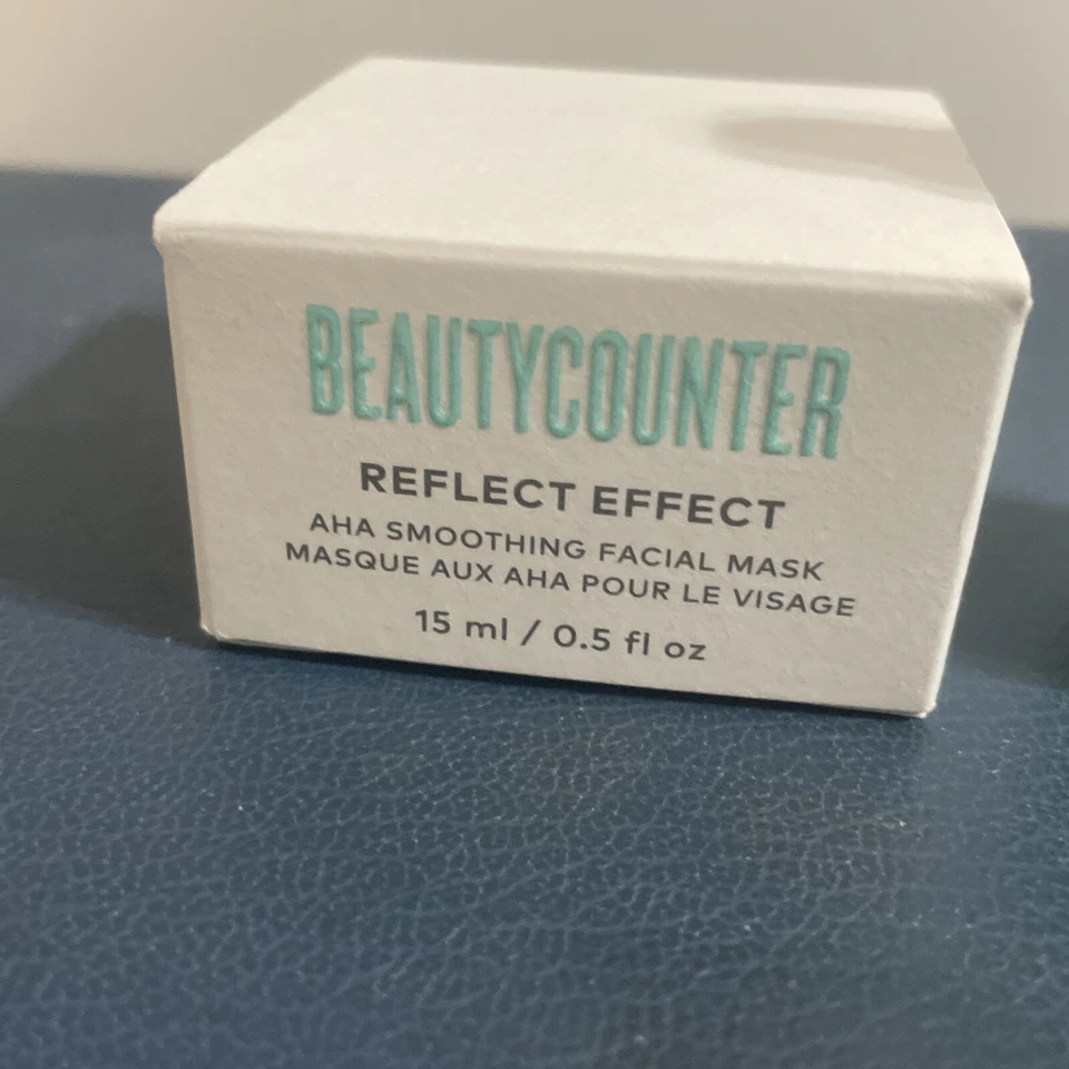 Mascarilla facial suavizante efecto reflectante BeautyCounter y exfoliante rejuvenecimiento nocturno Foto 2 de 4