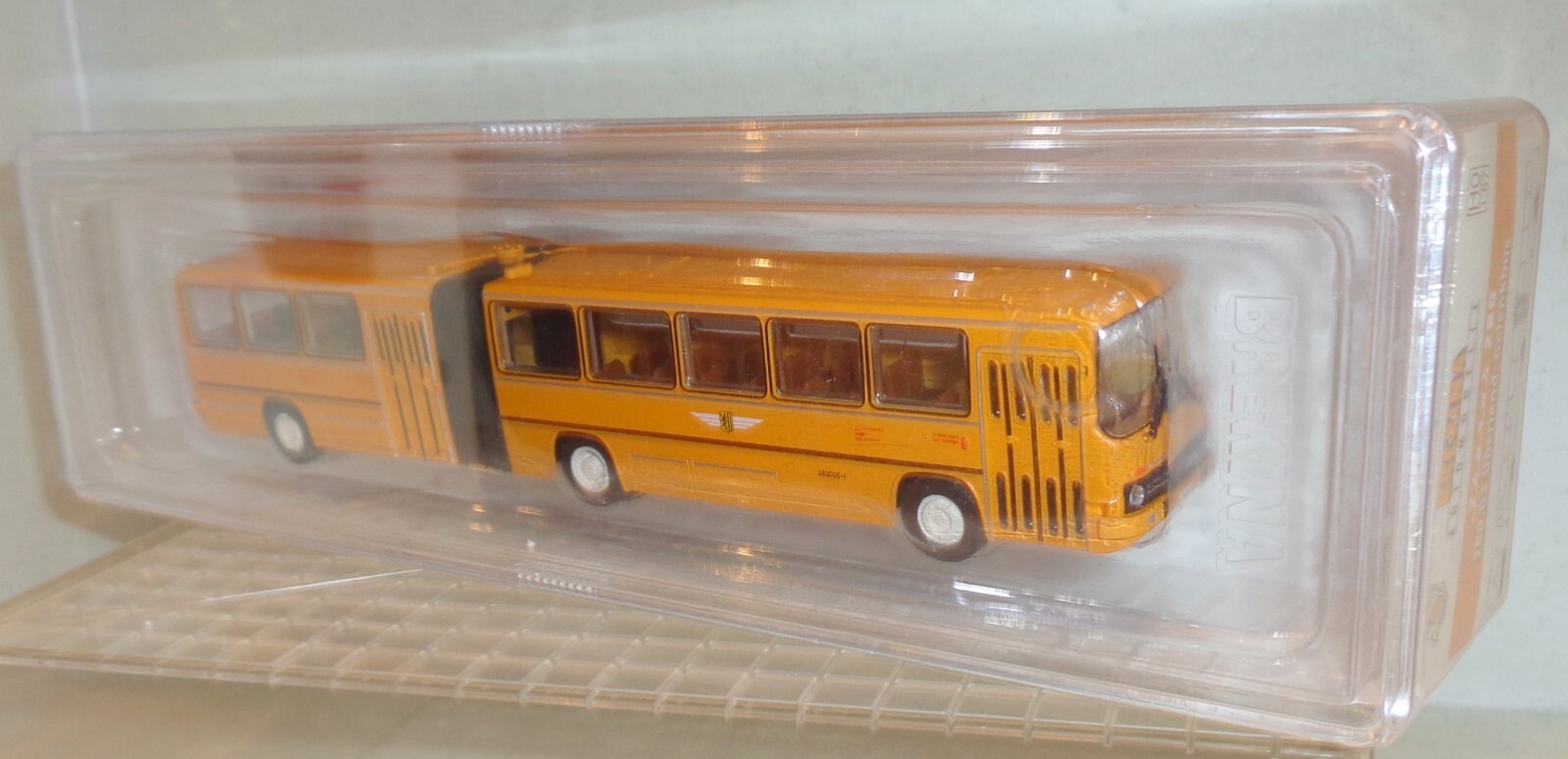 BRE59707 Ikarus 280.02 červeno/krémový (H0) | AMB Modely - Foto 6