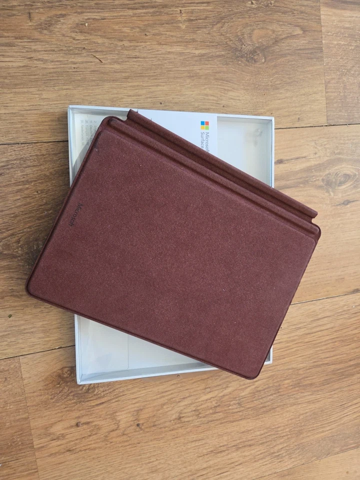 Microsoft Surface Go Type Keyboard Cover QWERTY - Image 2 of 2