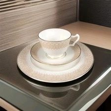 STAFFORDSHIRE CROWN Classic - 3 Pcs Breakfast Set England, Henna Pattern, Gold