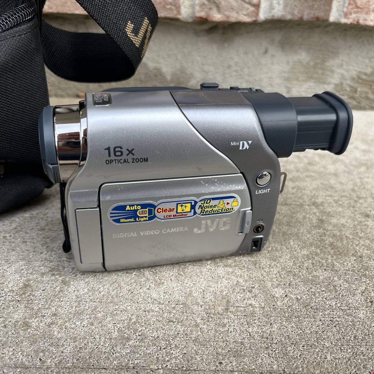 O’w　撮影画像有 動作良好　JVC　GZ-E320　付属品有　光学40倍 O'w 撮影画像有 動作良好 JVC GZ-E320 付属品有 光学40倍