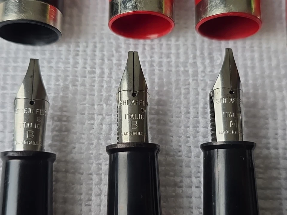 Lote De Colección De 7 Plumas Estilográficas Sheaffer No Nonsense Plumillas F, M y B Rojo Azul Negro Foto 3 de 4