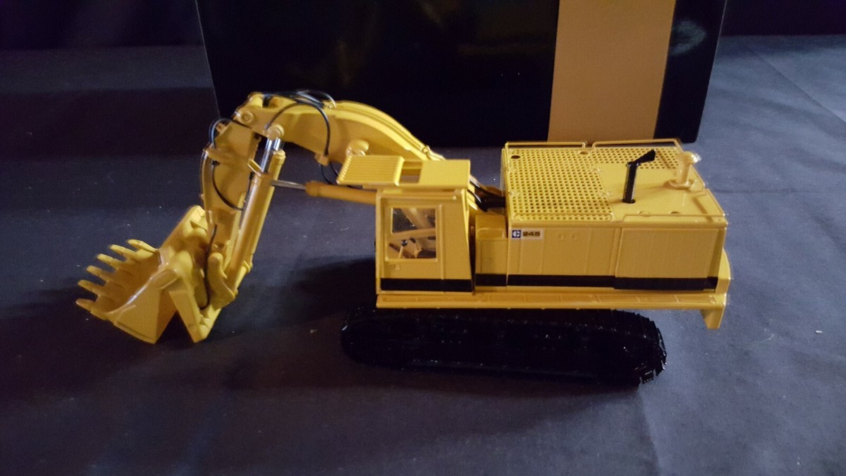 絶版品　CCM CAT 245 Front Shovel 1/50 CCM Cat (Caterpillar) 245 Front Shovel; 