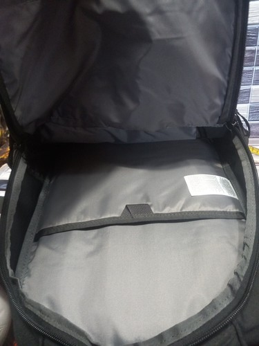 The North Face Stalwart Backpack -26L Capacity New - Picture 4 of 6