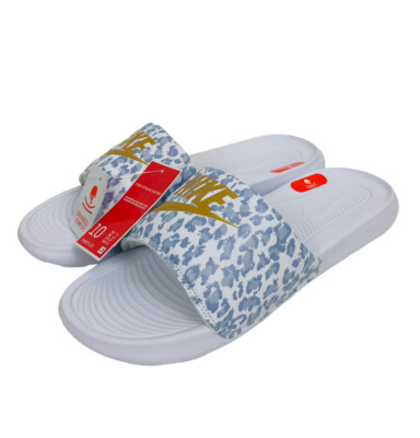 【NIKE】W VICTORI ONE SLIDE PRINT (LEOPARD) Nike Victori One Womens Printed Slide Sandal Leopard Print