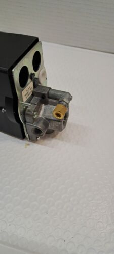 CONDOR USA, INC 31GG3EXX Pressure Switch, Auto/Off,3PST,45-160psi 3FWF9 - Picture 4 of 8
