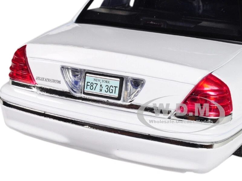 2001 FORD CROWN VICTORIA POLICE CAR W/ LIGHTS & SOUNDS WHITE 1/18 MOTORMAX 73992 - Image 3 of 4