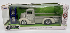 Jada Just Trucks 1952 Chevrolet Coe Flatbed And Accessories 124 Scale
