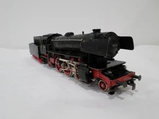 Marklin 3005 HO Steam Locomotive  with Tender, 3 Rail Analogue C6