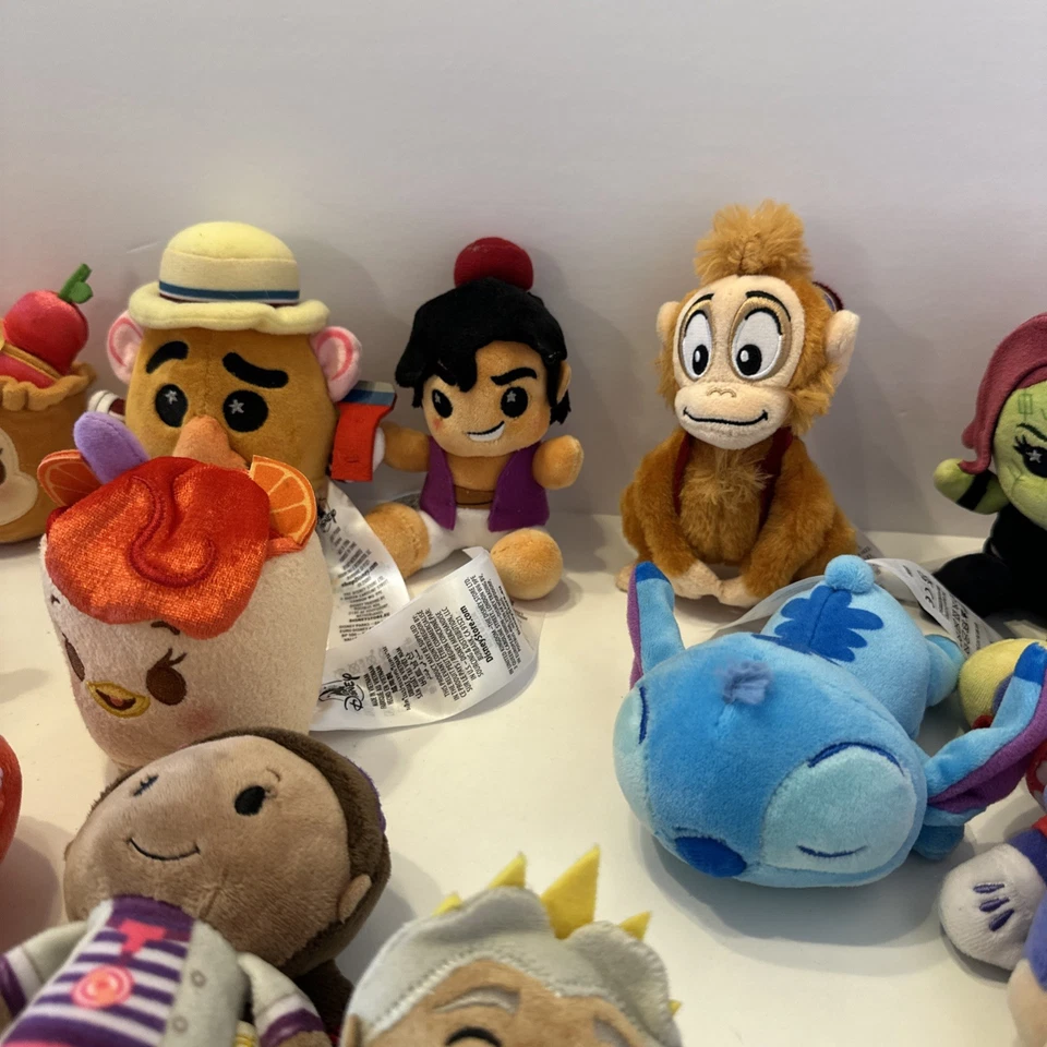 Lote de peluches Disney Wishables Mystery Munchlings Nuimo 19 piezas Foto 4 de 4