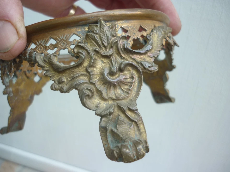 Ancien support ,pied tripode ,socle, base en bronze pour vase Chinois, coupe . - Photo 2/4