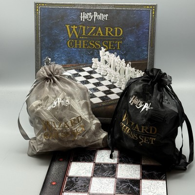 Wizarding World of Harry Potter Wizard Chess Set The Noble Collection, CIB