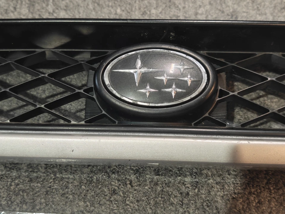 Subaru Impreza 1997-2001 parrilla emblema plateado 2,5RS GC8 Outback Sport Foto 4 de 4