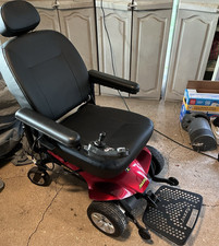 Jazzy Elite Powerchair Red with Padded Armrest Swivel Seat 4 Wheels Electric