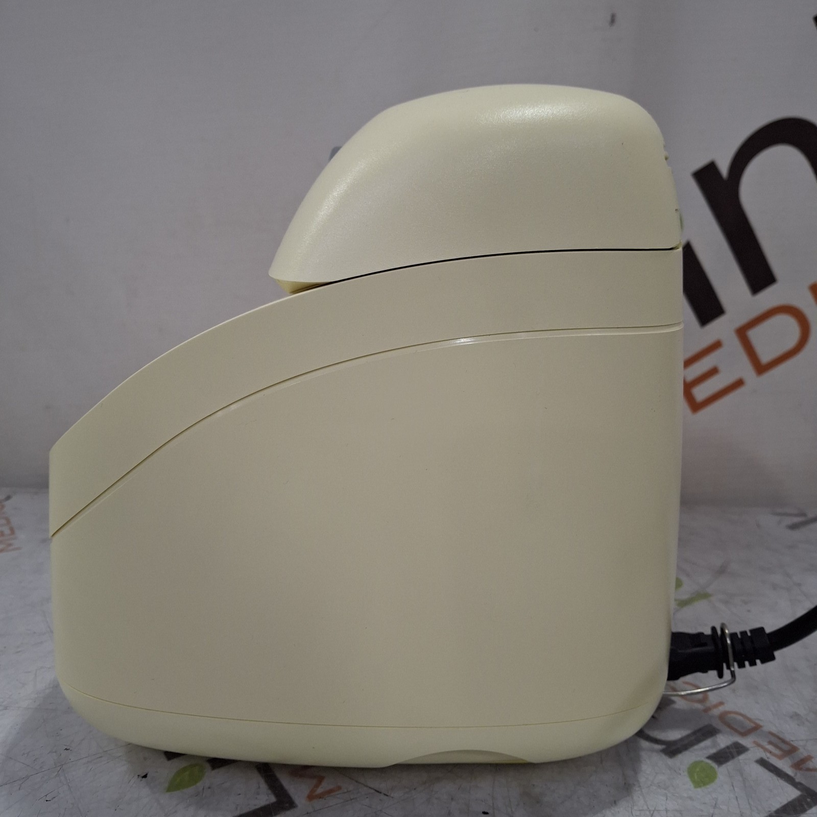 Medela 87115 Waterless Milk Warmer