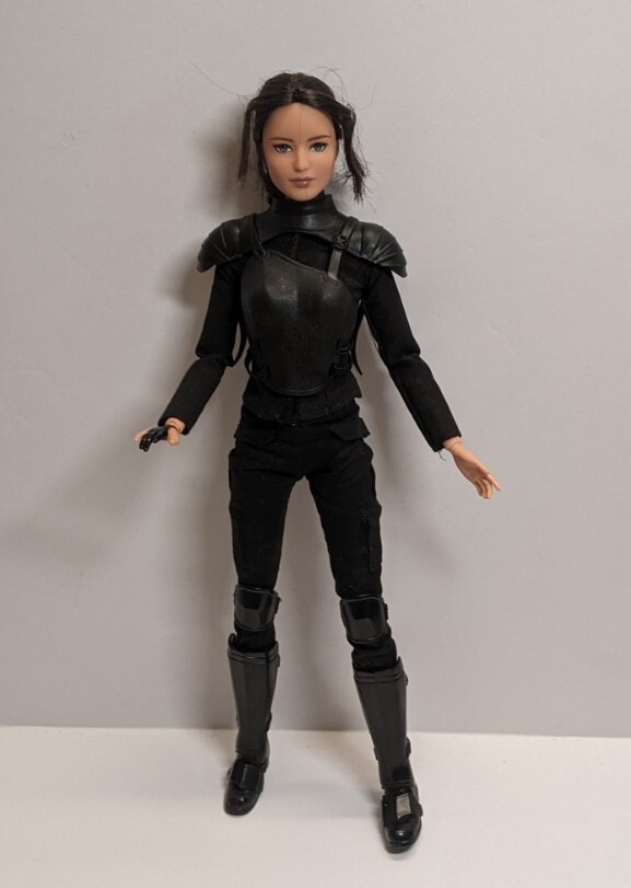 Coturno Preto da Barbie Collector Katniss - Jogos Vorazes, Brinquedo Barbie  Usado 93922599