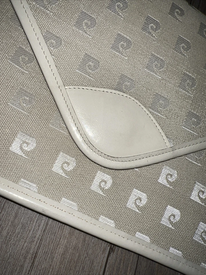 Bolso sin asas o bandolera Pierre Cardin vintage años 70 correa extraíble marfil Foto 3 de 4