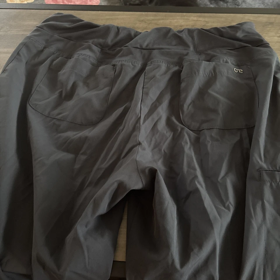 BARCO ONE Stride 5-Pocket Yoga Scrub Pant Women’s SIZE Large Dark Gray - Image 4 of 4