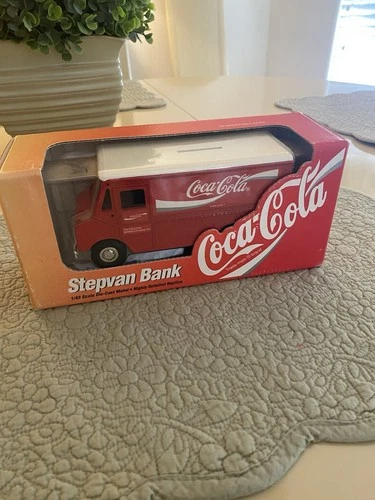 Vintage 1996 Ertl Grumann Stepvan Bank Coca-Cola 1:43 Scale Die-Cast Metal Coin
