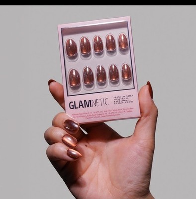 Glamnetic Press-On Nails Short Oval-Magnetic Moscow