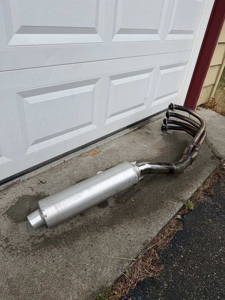 Escape de stock Kawasaki Ninja zx6r 1998-1999 Foto 3 de 4