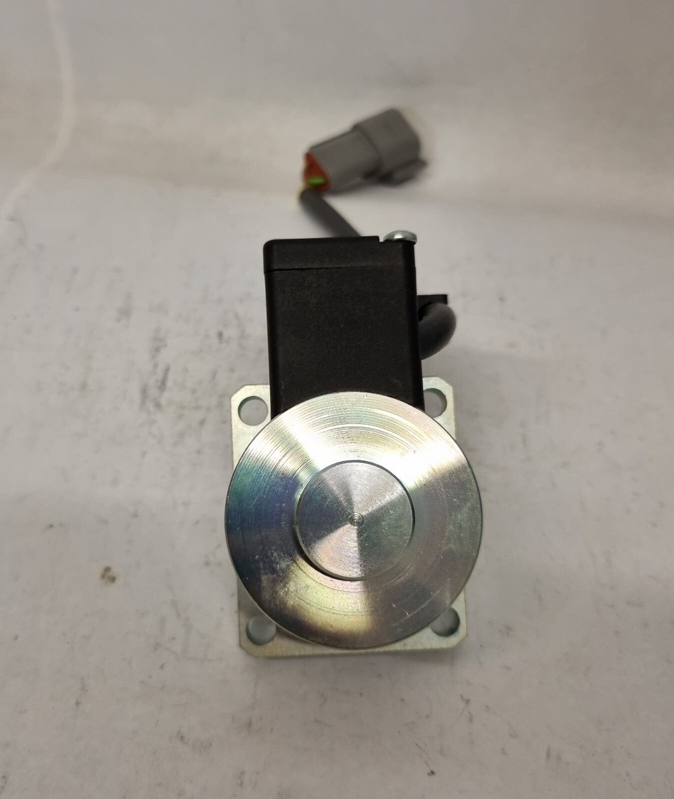 01811700 STOP SOLENOID 24V GENUINE HATZ 2-4L40/ L41 & M ENGINES | eBay