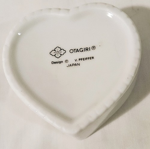 Vintage Otagiri Heart Shaped Trinket Box Chickadee V. Pfeffier Made in Japan - Picture 7 of 7
