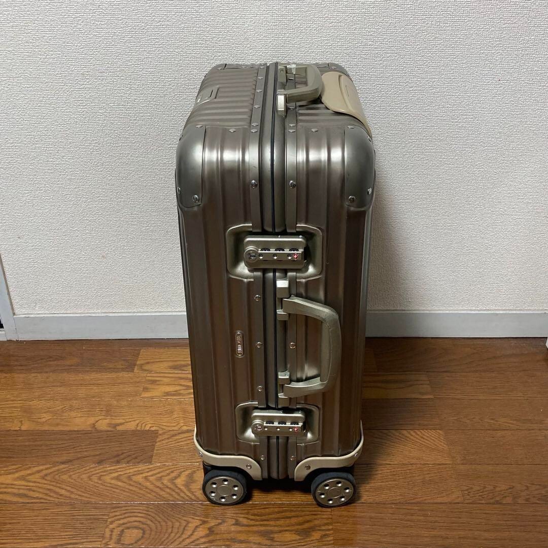 RIMOWA 4輪 Amazon | [リモワ] キャリーケース チタン メンズ レディース