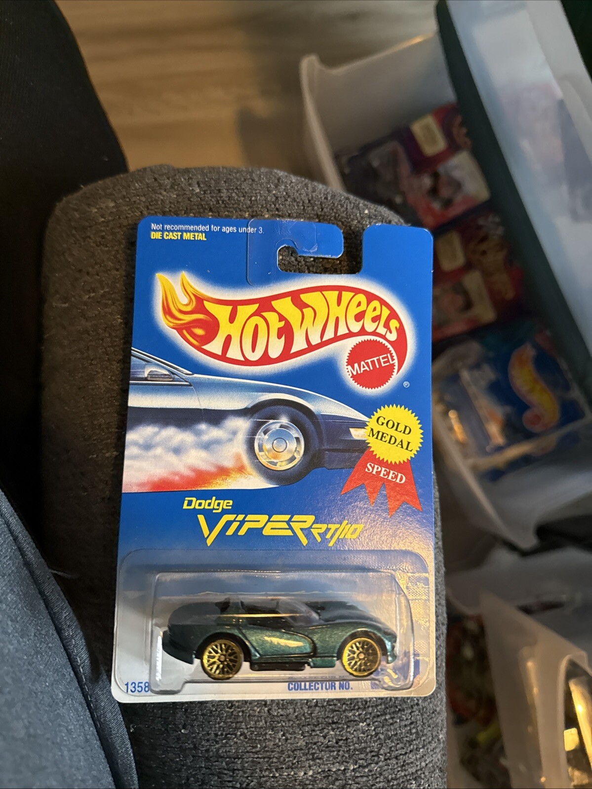 1991 Hot Wheels Blue Card #210 DODGE VIPER RT/10 Green w/Gold 5 Spokes