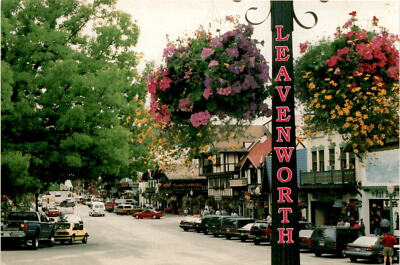 Leavenworth, Cascade Mountains, Wenatchee River, Bavarian Ice Postcard
