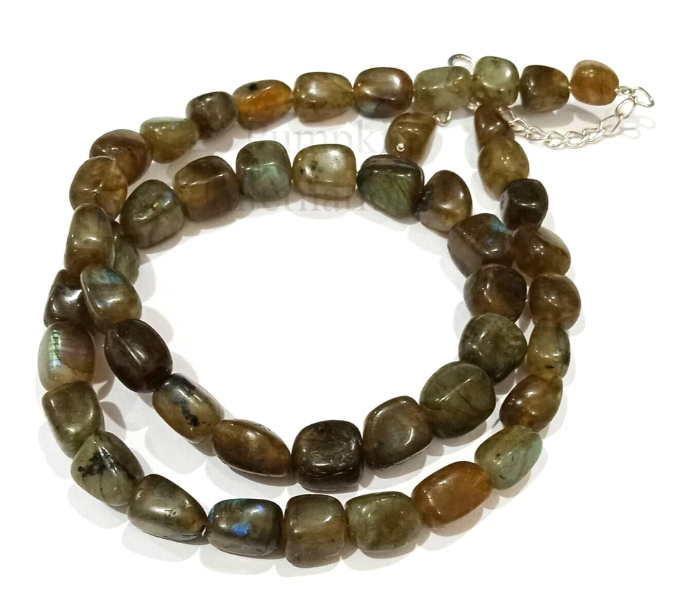 Atractivo collar de cuentas de labradorita de fuego azul Foto 3 de 4