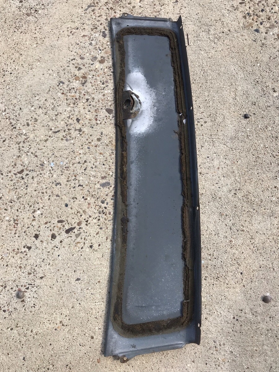 1236270125 WIPER COWL COVER W123 240D 230CE 280CE 300CD 300TD 300D