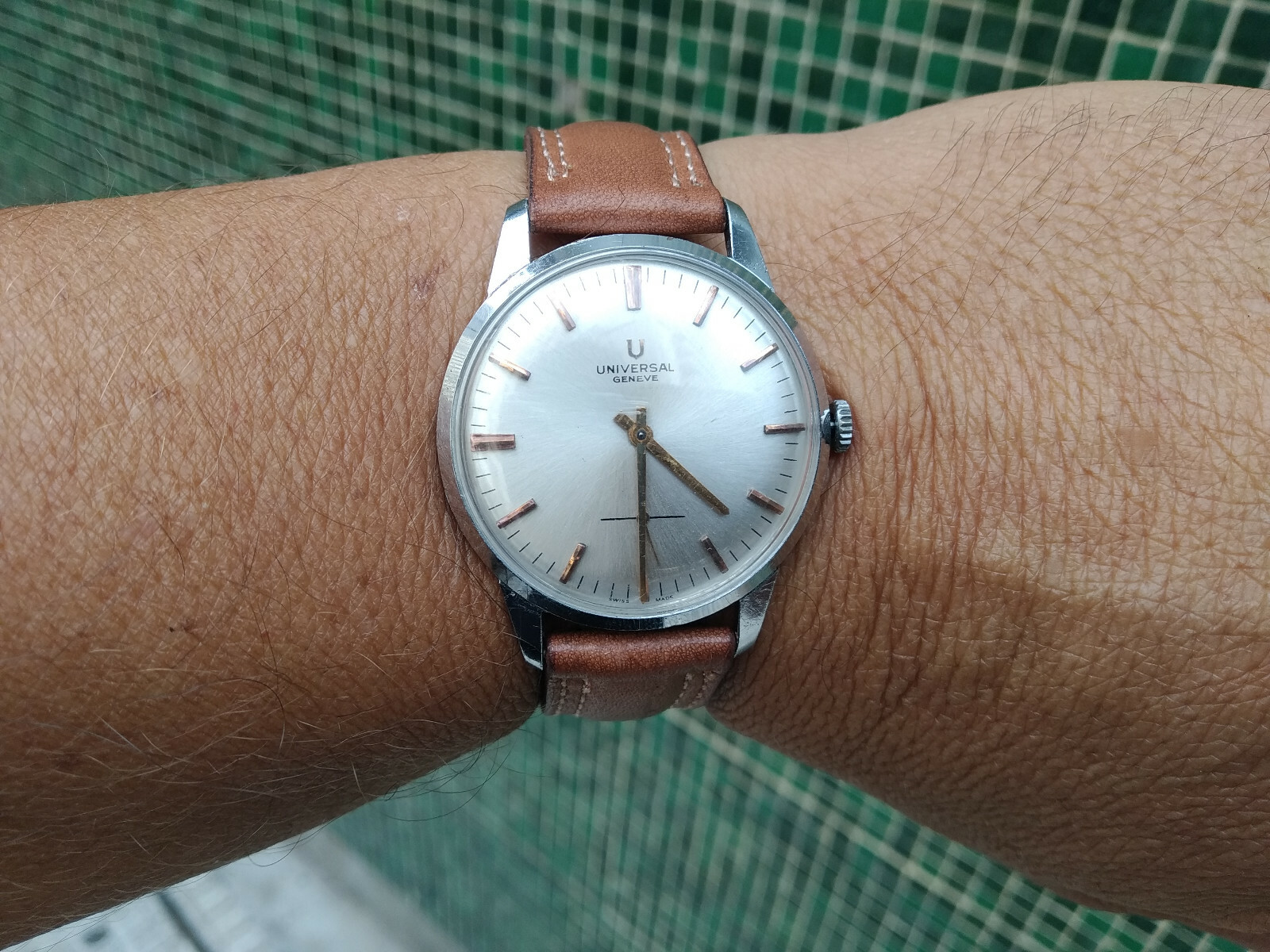 UNIVERSAL GENEVE HAND WIND SUB SECOND ORIGINAL CA… - image 1