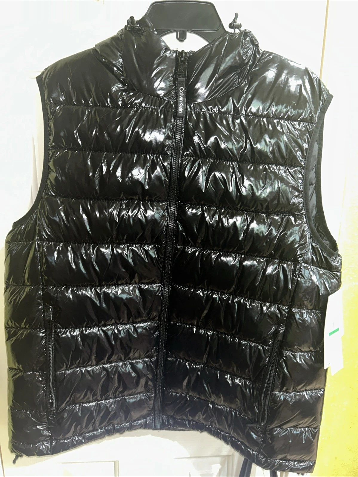 NWT Calvin Klein Puffer Hooded Vest Shiny Black CM255202 Men’s Size Large