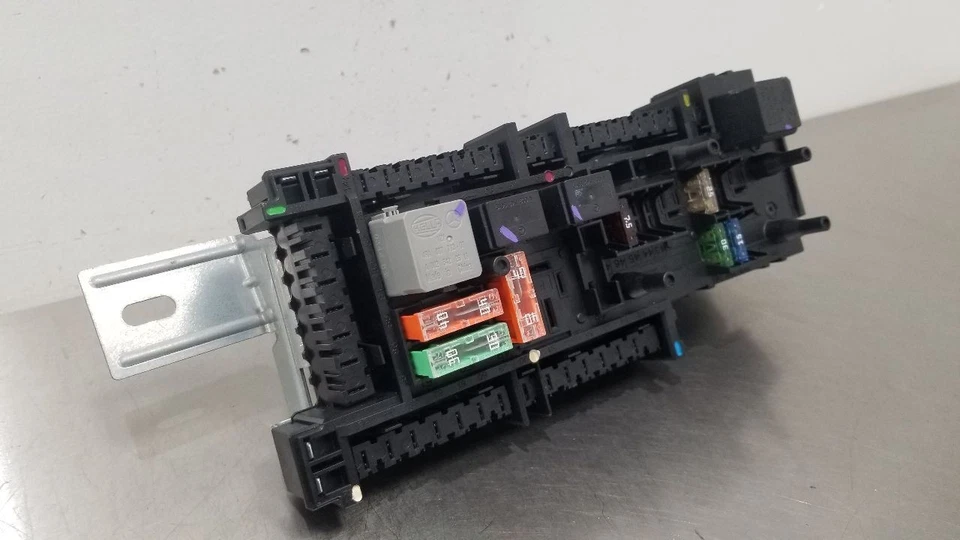 11 MERCEDES BENZ SLS AMG C197 MÓDULO DE CONTROLE SAM ATIVAÇÃO DE SINAL 1979060105 - Imagem 3 de 4