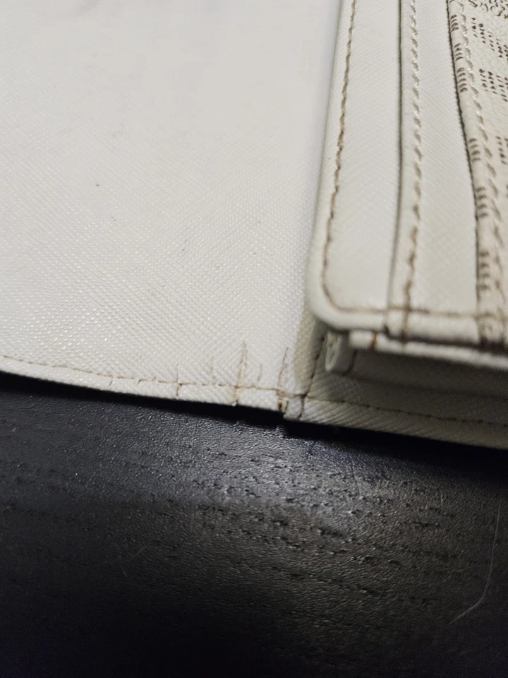 Michael Kors Envelope Wallet With Logo Faux White Leather - Image 4 of 4