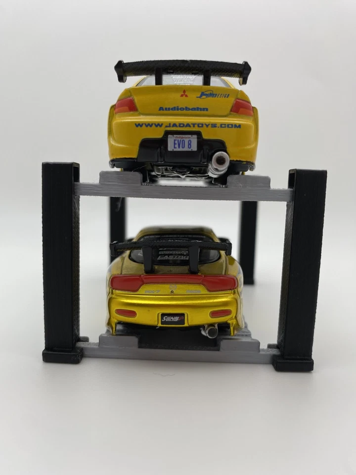 1:64 Scale 4 Post Diecast Garage Lift Display 2 tier - Image 4 of 4