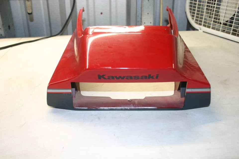 1985-1989 Kawasaki Ninja ZX600R rear back tail fairing /taillight cover - Imagem 3 de 4