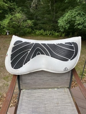 Acavallo Gel and Memory Foam Half Pad White/Black. Horse size.