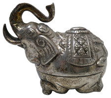 ANTIQUE T90 CAMBODIAN SILVER ORNATE ELEPHANT KHMER TRINKET BETEL NUT BOX